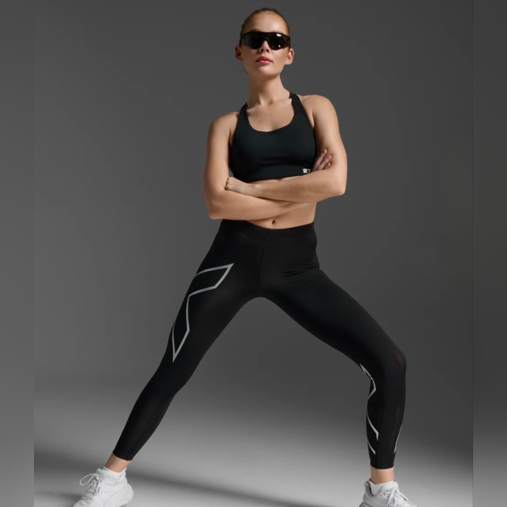 2XU compression tights running black
